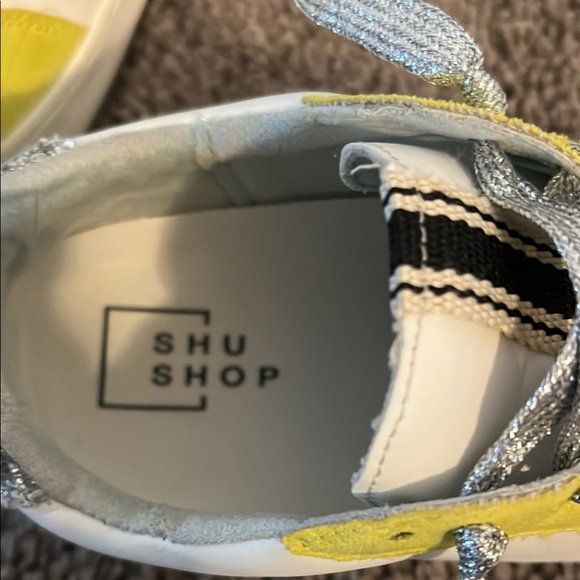 Stu Shop Sneakers with Silver Star 6.5 - Picture 4 of 5